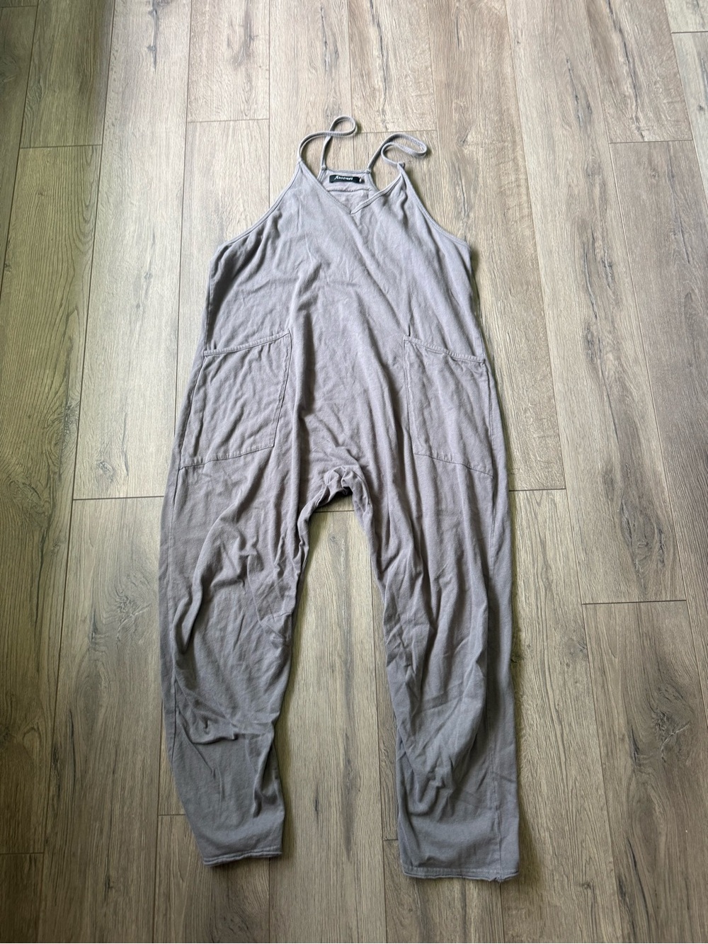 Relaxed-Fit Jumpsuit with Pockets - size medium